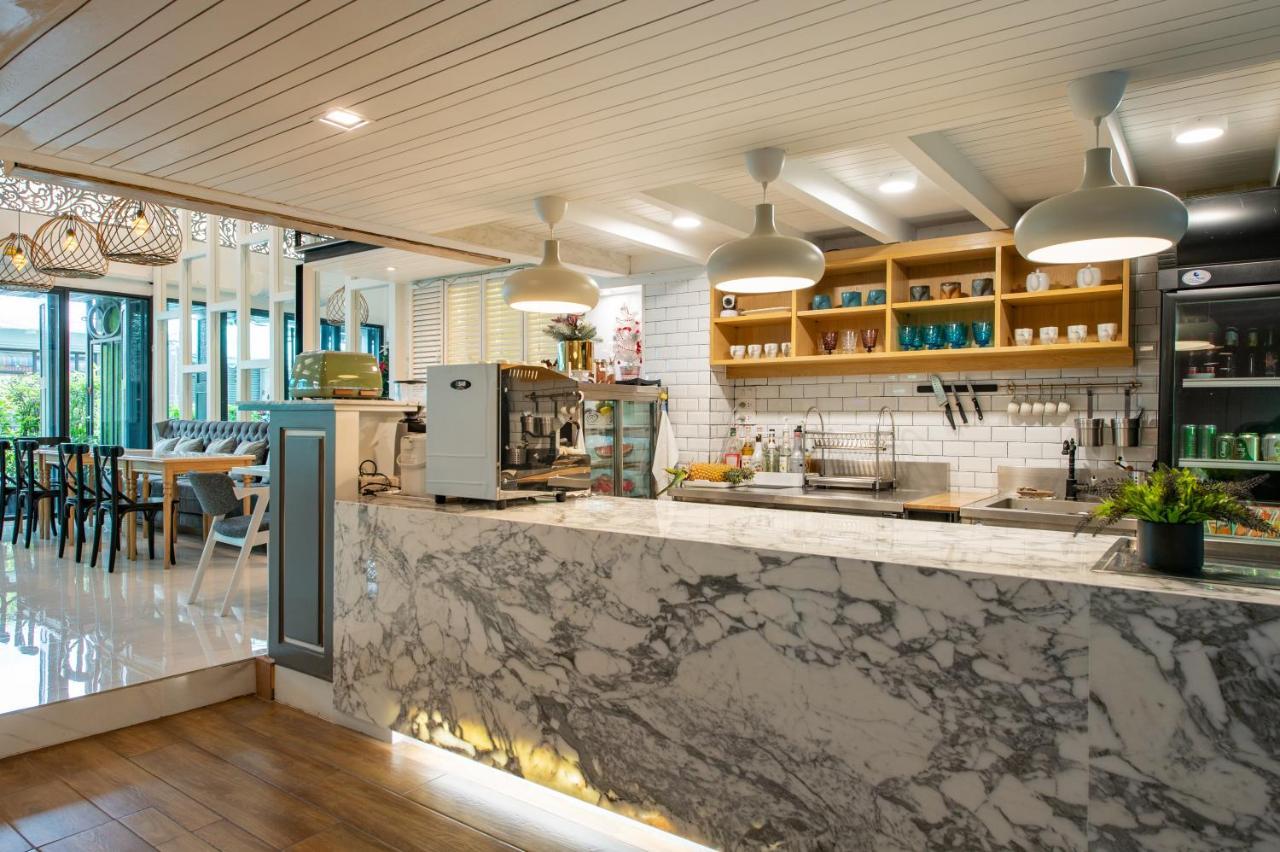 White Ivory Bed And Breakfast Μπανγκόκ Εξωτερικό φωτογραφία